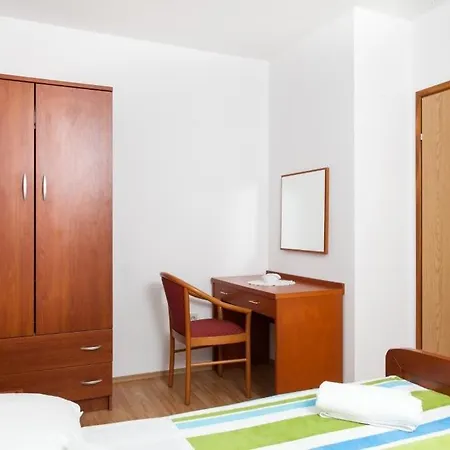 Guest house Ana 3*